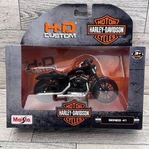 Maisto H-D Custom Harley  Davidson  Series  41 1:18 Scale 2015 Street 750